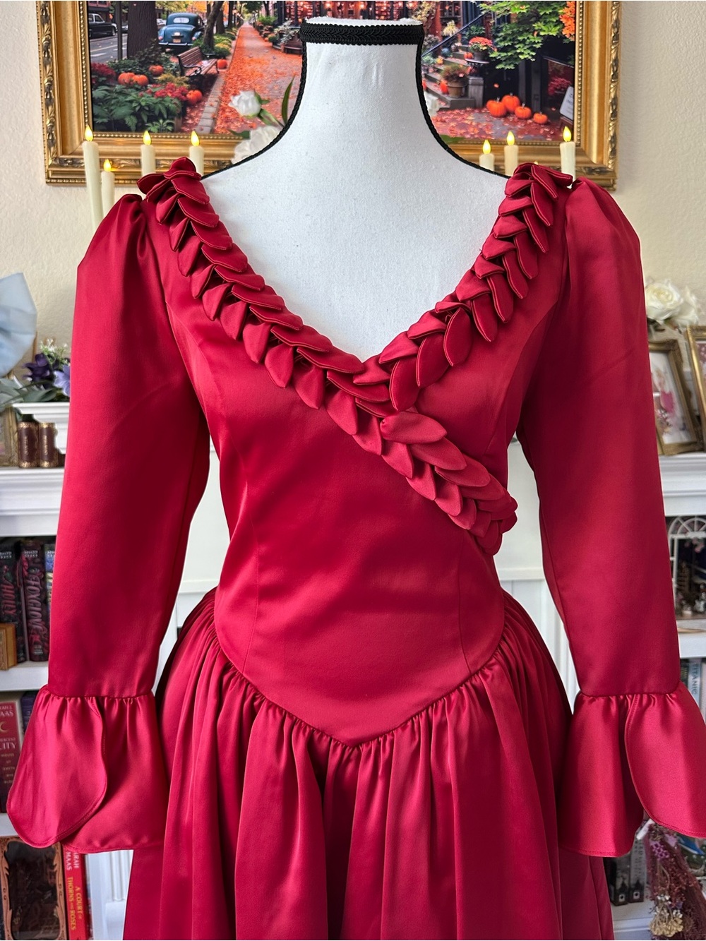 BRAM STOKER'S DRACULA X LA FEMME EN NOIR Mina Dress - Picture 6 of 11